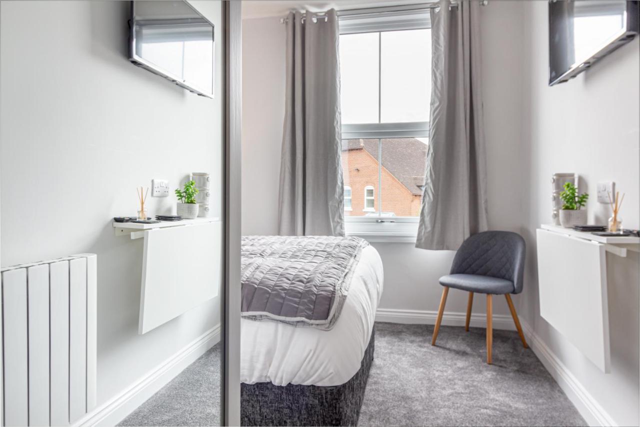 Host & Stay - The Bull Inn, 3 Double Rooms Fernhill Heath エクステリア 写真