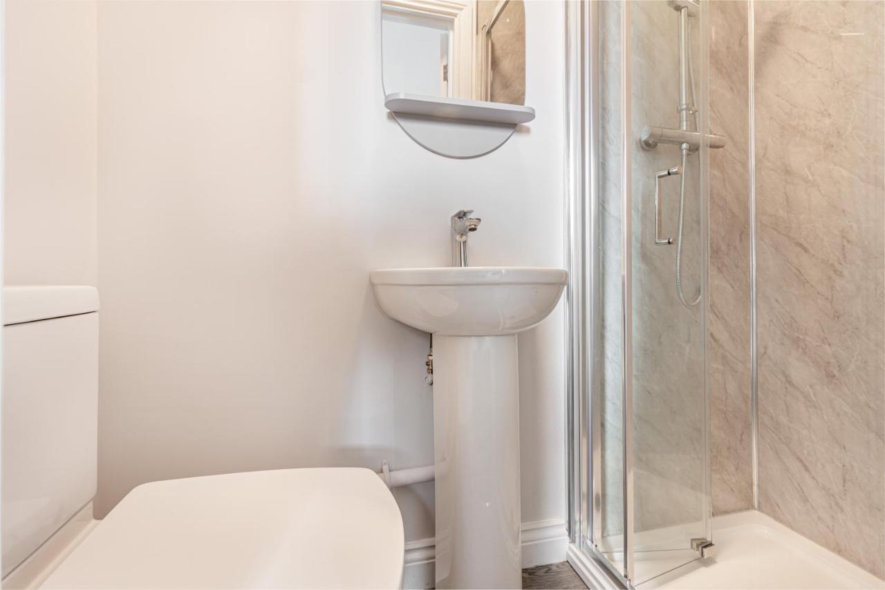 Host & Stay - The Bull Inn, 3 Double Rooms Fernhill Heath エクステリア 写真