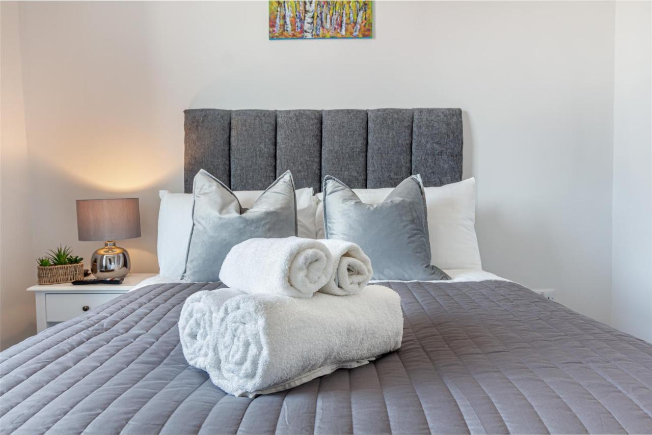 Host & Stay - The Bull Inn, 3 Double Rooms Fernhill Heath エクステリア 写真