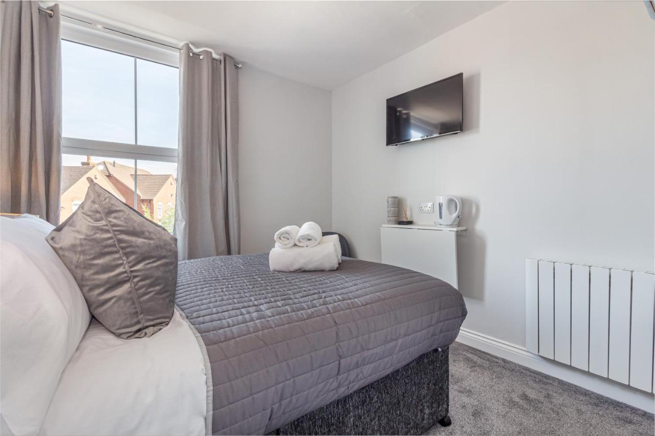 Host & Stay - The Bull Inn, 3 Double Rooms Fernhill Heath エクステリア 写真