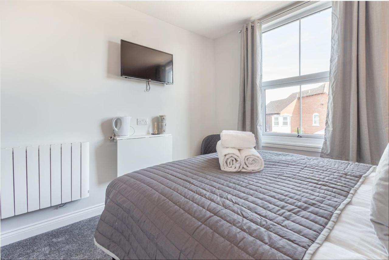 Host & Stay - The Bull Inn, 3 Double Rooms Fernhill Heath エクステリア 写真